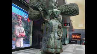 Testing Gaussian Splatting (extremely dynamic area), Owl Statue, Melbourne, Xperia 1 (II)