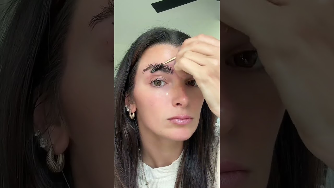 Using got2b glue on my brows!!!