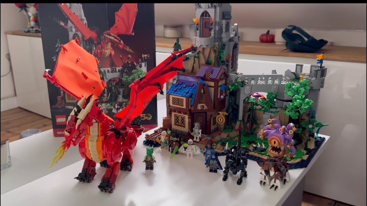 A Legendary Build: LEGO Dungeons & Dragons Comes to Life / LEGO set ideas 21348