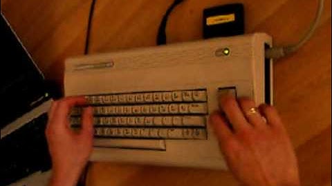 CHIPTUNE song on a COMMODORE 64 played LIVE  // C64 8bit Synth 2009 DEMO
