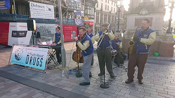 The Jive Aces - Hound Dog (Maidstone Town Centre)