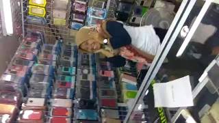 Ngeprank mba" konter hp ITC with my friend #prankdadakan screenshot 3