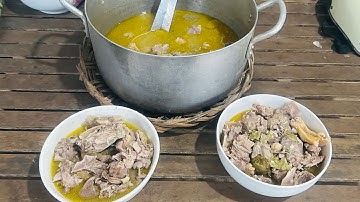 Thịt vịt om sấu với cơm mẻ ăn bún mùa mưa 