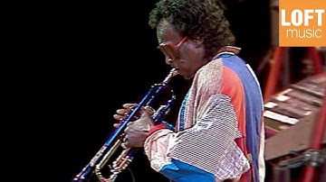 Miles Davis - Perfect Way (Miles Davis with Kenny Garret in Gasteig Philharmonie, 1988)