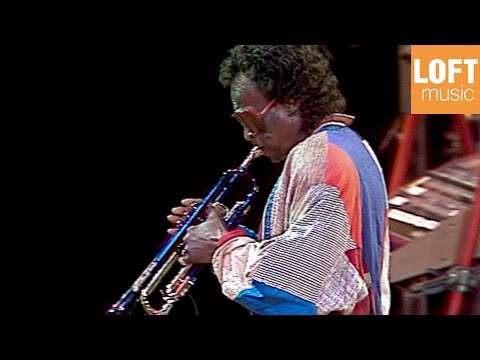 Miles Davis - Perfect Way (Miles Davis with Kenny Garret in Gasteig Philharmonie, 1988)