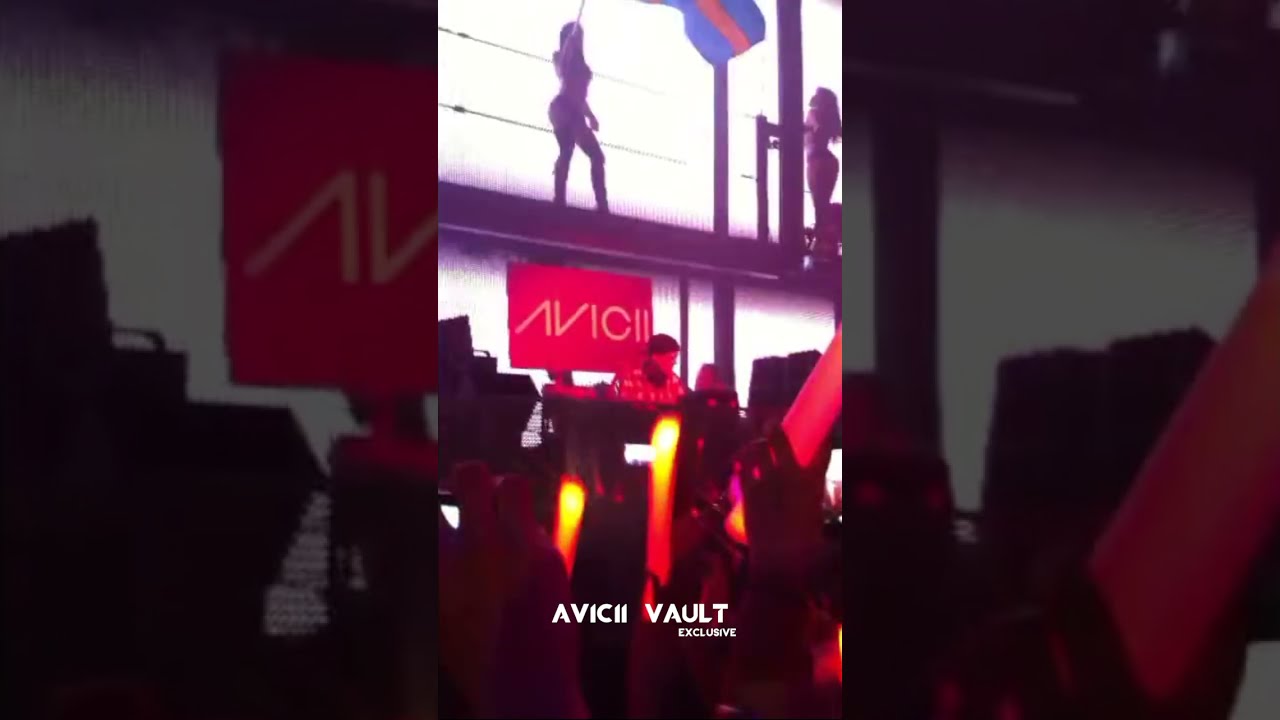 Avicii/Tom Hangs - Blessed [Unreleased Mix Full Intro w/ Aylen Remix @ Marquee, Apr 2013]