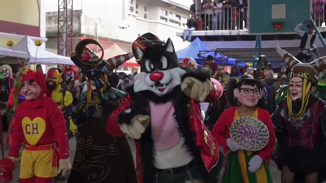 Baile de disfraces Renovación San Miguel amenizado por Tomas Morales y su Marimba Orquesta