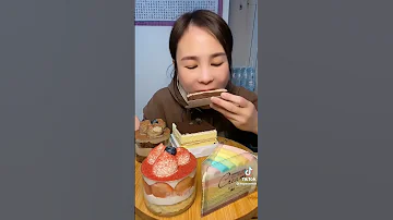 تحدي اكل كعكه الشوكولاته فديوهات قصيره 