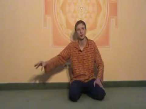 Video: Karma Yoga Ua Lub Hauv Paus Ntawm Kev Sib Raug Zoo