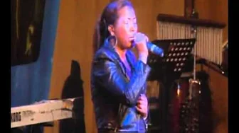 Isabelle Valdez en vivo ante el toque de su gloria Isabelle Valdez en vivo ante el toque de su gloria