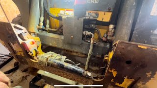 John Deere ELECTRIC to MANUAL quick attach