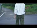 CIOTAの白シャツとベイカーパンツ