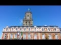 Flirtas la Esperanto-flago super la urbodomo de Bulonjo-ĉe-Maro