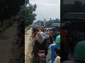 PENGENDARA MEMBLUDAK DI JEMBATAN TOL CITRA LAND MENUJU KAMPUS UIN