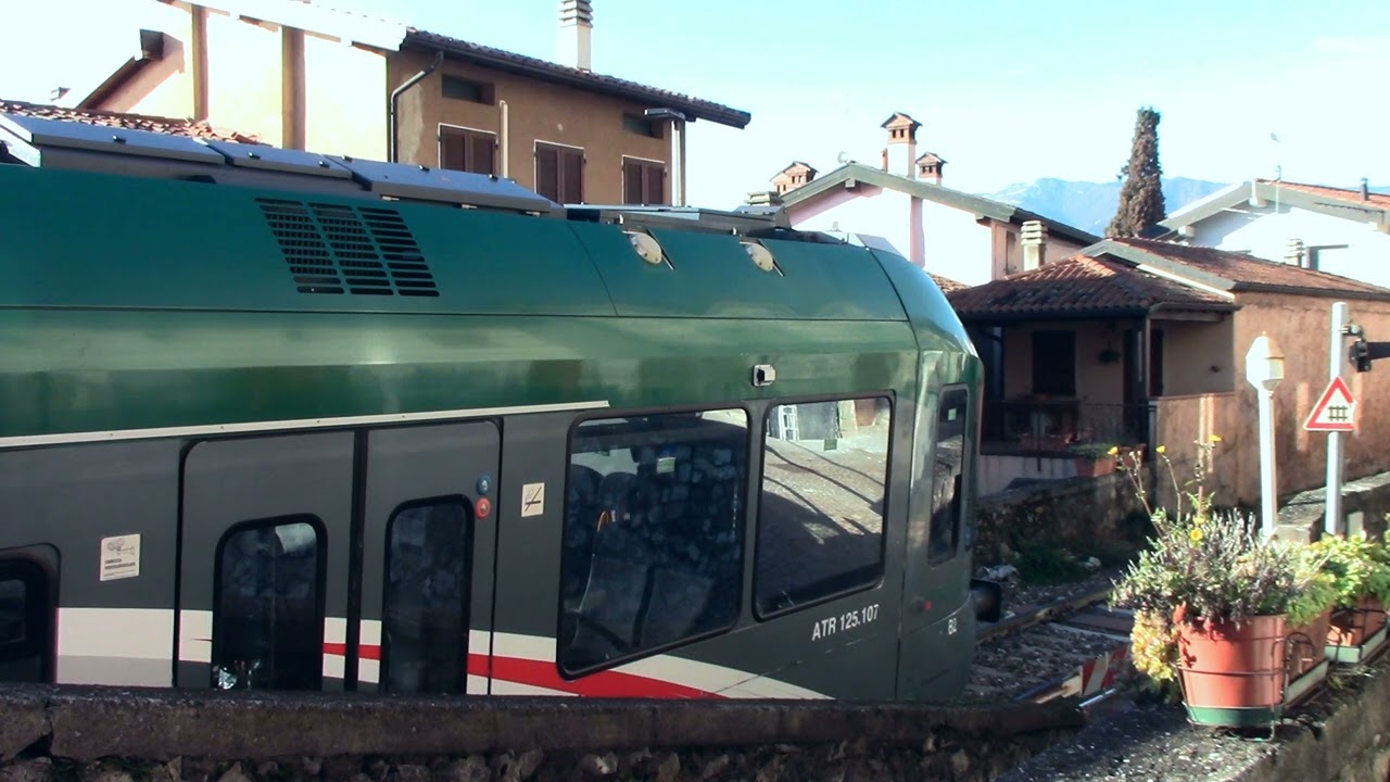 Vello (I) Passaggio a Livello // Level crossing //