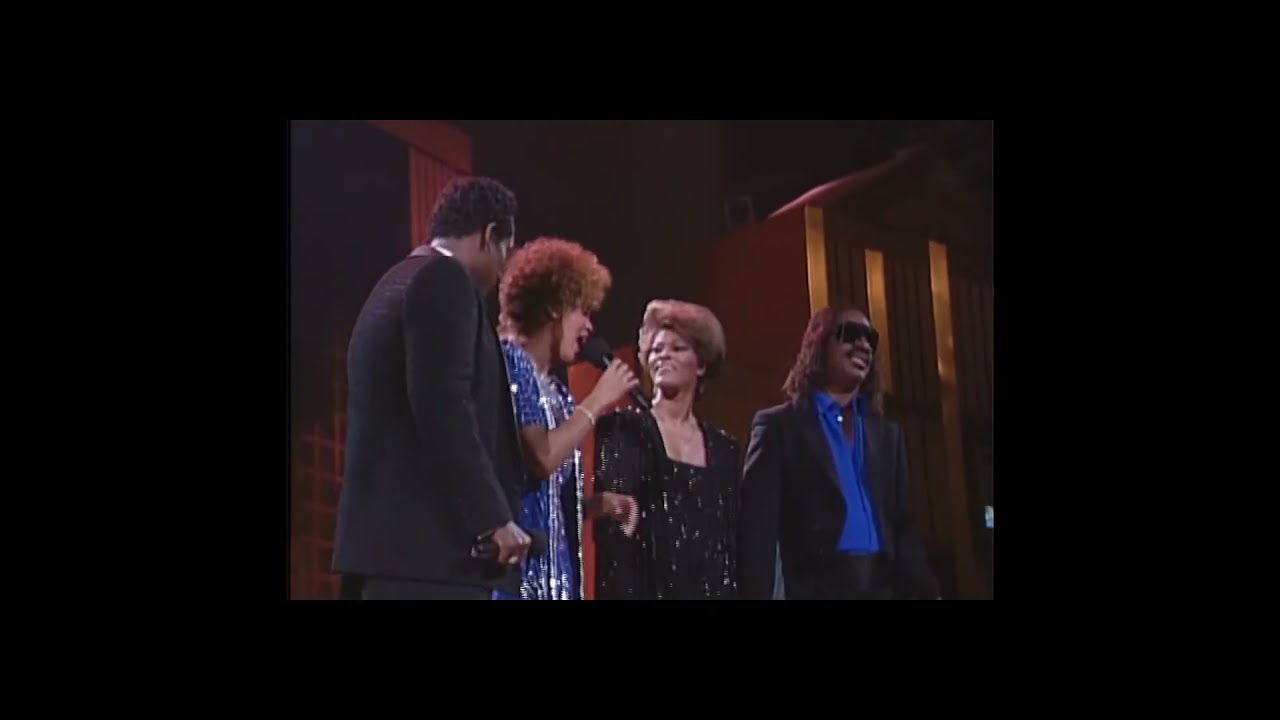 Лютер Вандросс против Уитни Хьюстон. Церемония вручения музыкальных премий Soul Train Music Award...