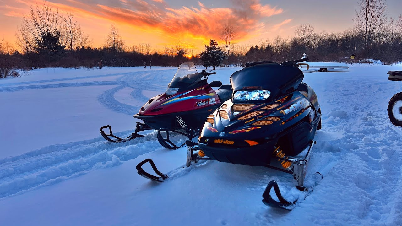 2001 MXZ 800 Rippin Around the Farm.