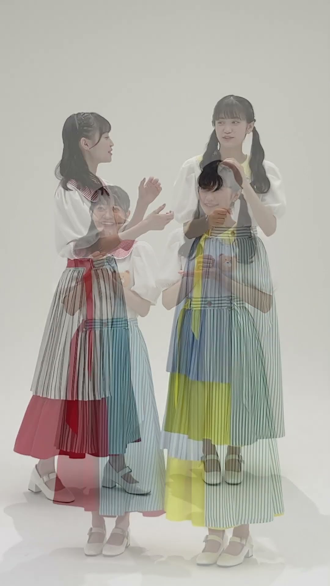 harmoe 岩田陽葵 小泉萌香/ふわふわpartyつられてhappy★ポスター harmoe「ふわふわpartyつられてhappy」きゃにめ盤 | きゃにめ