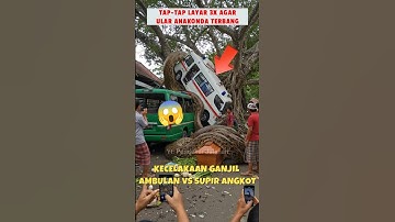 ‼️⚠️ Kecelakaan ambulan dan mobil angkot 😱 #shortsfeed #shorts