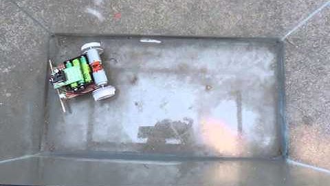 test of "08 bug", a robot using Picaxe 08M2