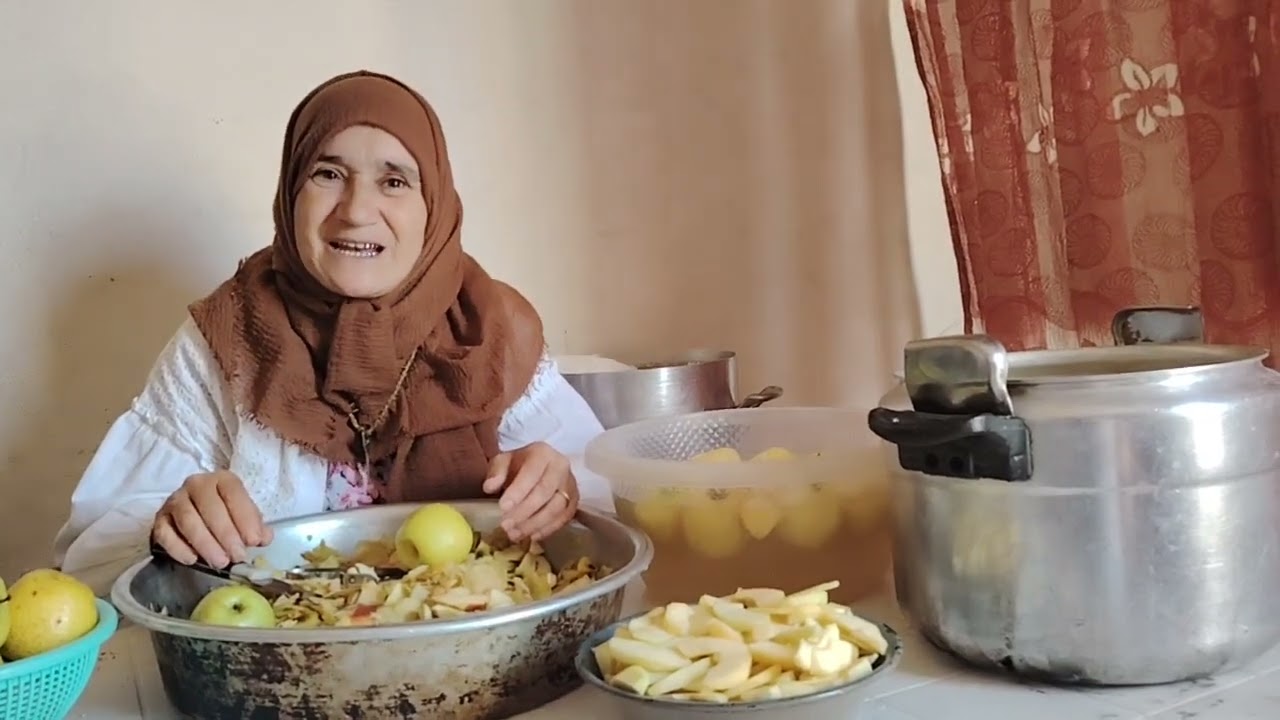 ردي على تعليق مع انني لست مجبرة على ذلك..