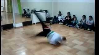 Benjamin Blackwolf Udc Break Dance Windmill....urban Dance Crew