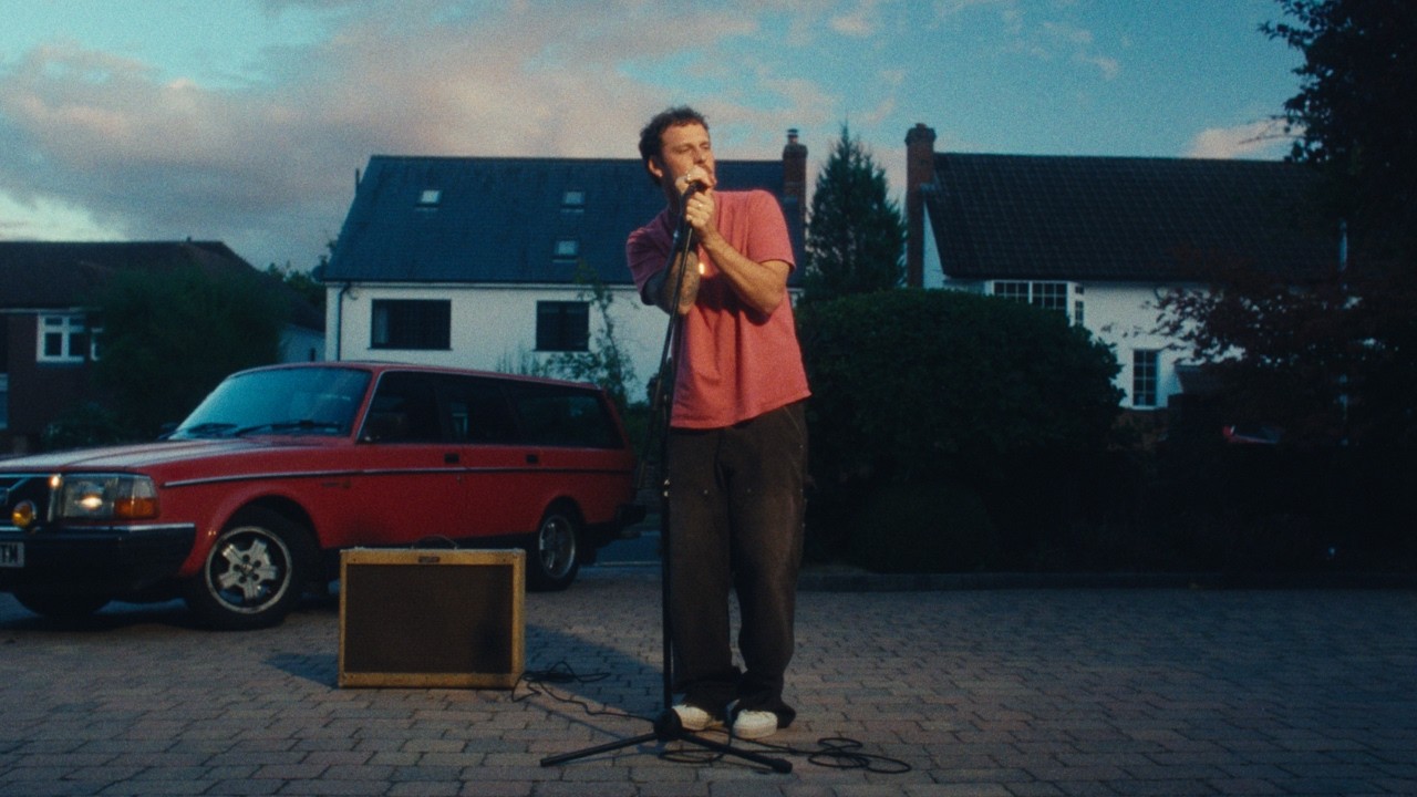 Mackenzy Mackay - Nice To Know You (Official Video) bekijken op YouTube Mackenzy Mackay - Nice To Know You (Official Video) bekijken op YouTube