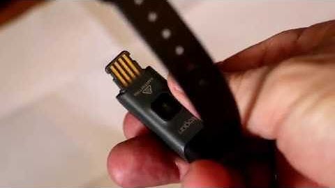 Kogan Activ + Fitness Tracker KAATPSFTTRA - Charging