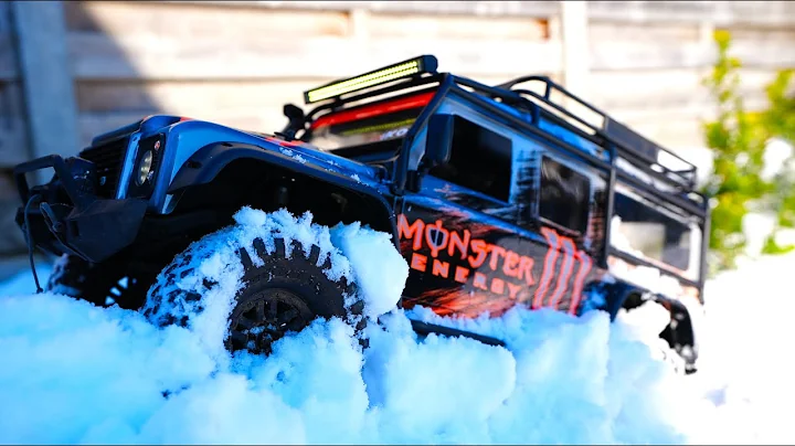 RC Car TRX4 DEFENDER vs Steep SNOW Hill