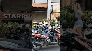 Begini cara parkir motor di Ubud Bali #shorts #pariwisata #ubud #bali