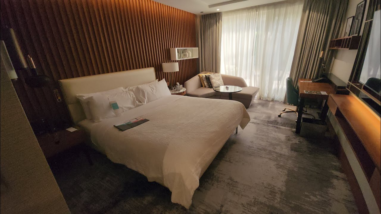 Le Meridien Dubai Hotel & Conference Centre, Deluxe Room, Guest Room, Garden View