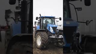 New Holland T7070 Ploughing