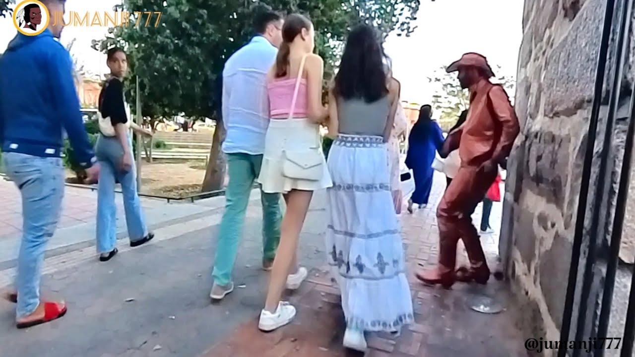 راعي البقر في شوارع مراكش #مقالب