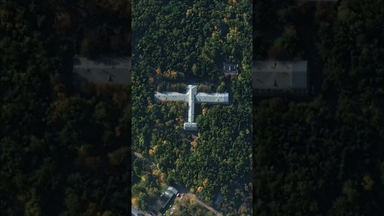 Здание в виде Самолета /  #10 Building in the form of an Airplane / Google Earth 