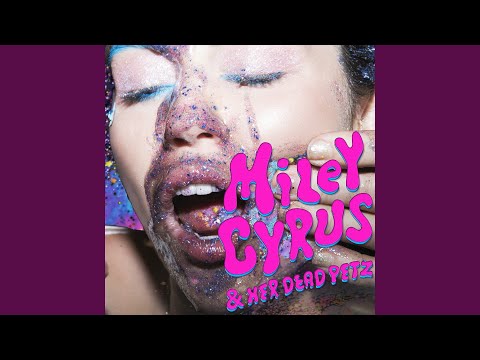 Putar Something About Space Dude - Miley Cyrus
