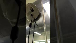 Робот мойщик окон, робот для мойки окон c распылителем Logicpower LPW-003 с баком для моющего
