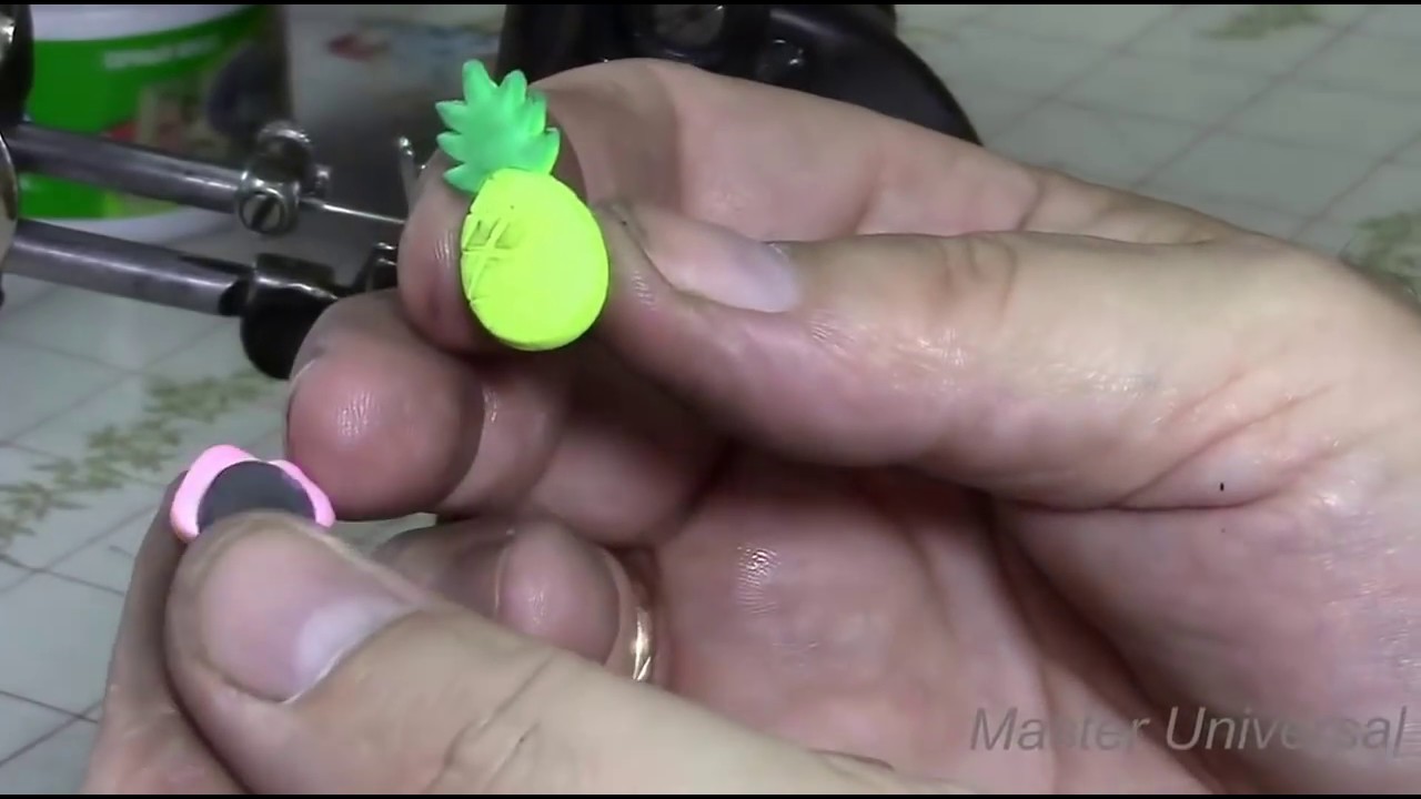 С Как устранить люфт челнока с помощью магнита на старой швейной ...