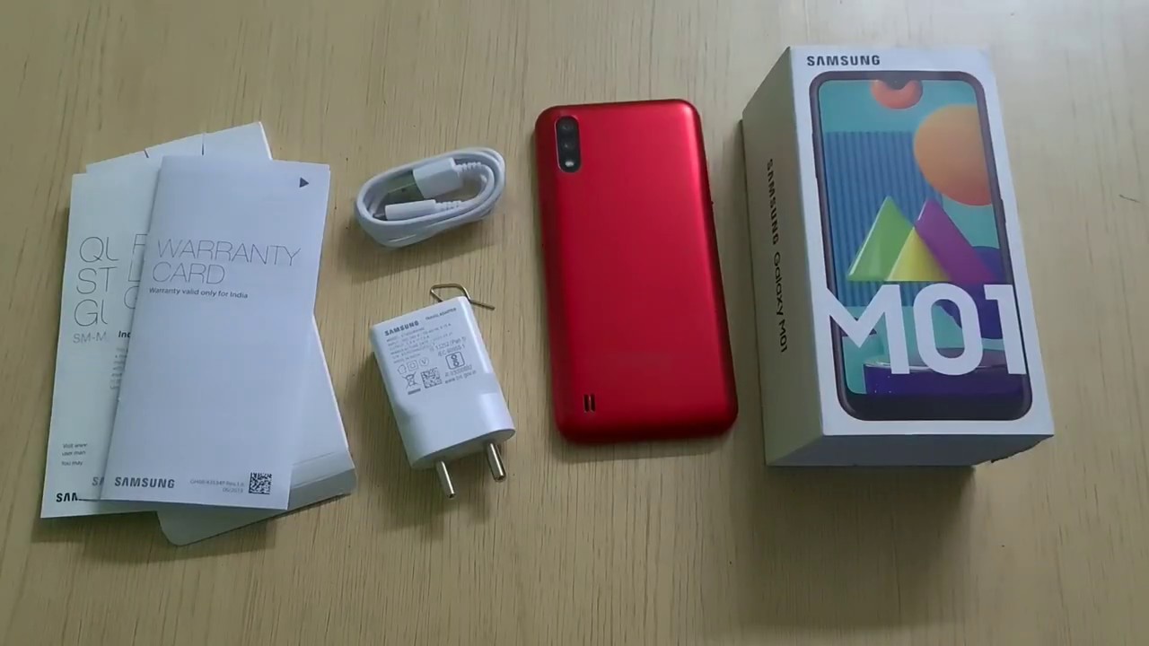 Телефон Samsung A01