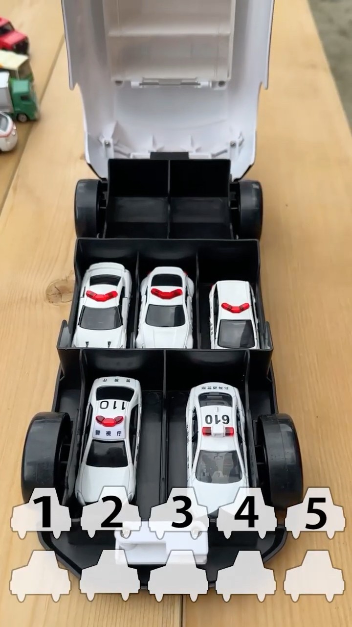 Working Vehicles] Let's go find 16 Choro-Q toys! ☆ A convoy truck