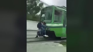 فيديو اليوم من تونس تبويش و بوس   على طريقة تيتانيك و لاول مرة   سمعها