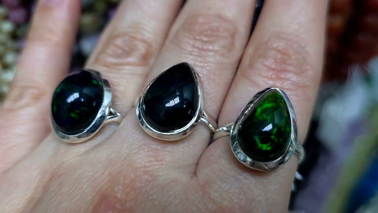 Опалы черные эфиопские