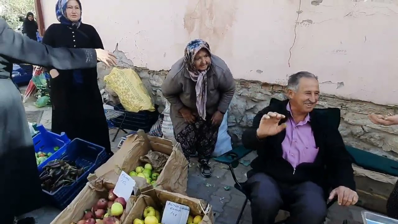 Bozkır Köylü Cumayı Pazarında Organik Ürünler Bereketi - Ürünler tamamen doğadan geliyor.