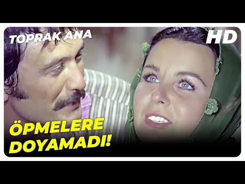 Toprak Ana - Gülsüm Ana, Oğlunu Evlendirdi! | Fatma Girik Eski Türk Filmi