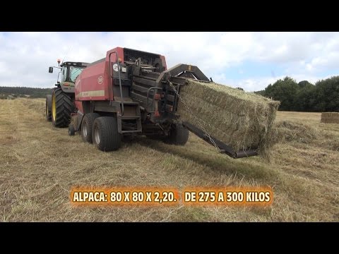 Vídeo: Una hileradora és un tractor?