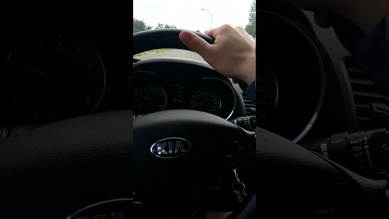 Steering wheel cracking when turning Kia Forte LX 2014 - YouTube
