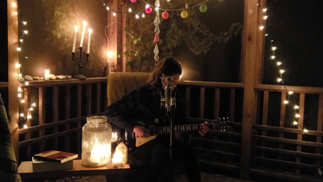 GHOST GRL - Sleepless (NPR Tiny desk 2019) adlı videoyu YouTube'da izle GHOST GRL - Sleepless (NPR Tiny desk 2019) adlı videoyu YouTube'da izle