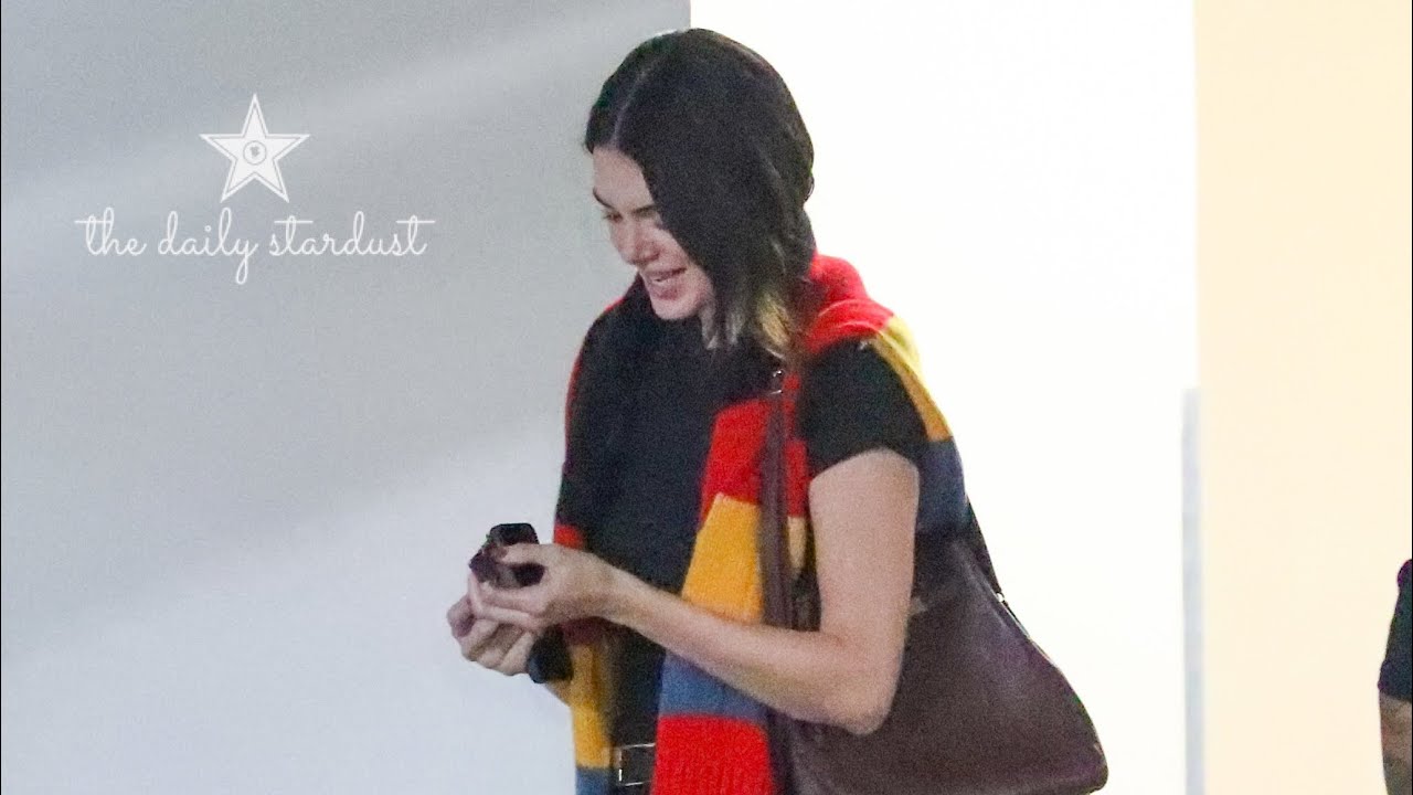Kendall Jenner Steps Out For Sushi With Friends