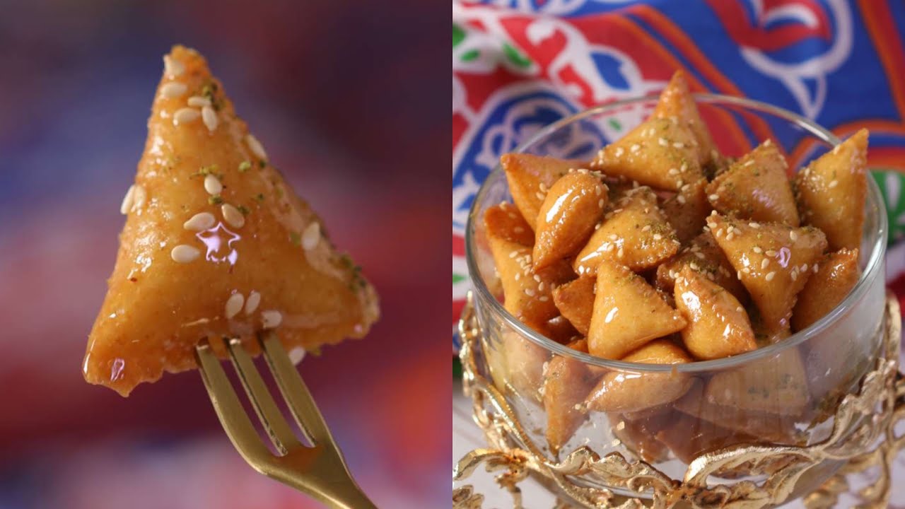 🌟 مثلثات السميد قديمة لكن لذيذة ولها حضورها في الشهر الفضيل ✨ من 👈🏻 الشيف حصه