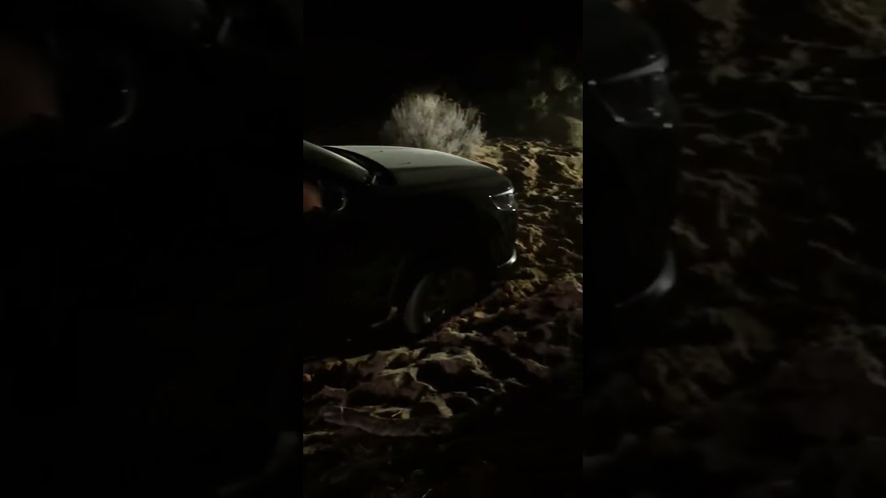 This guy has no idea how to drive off road