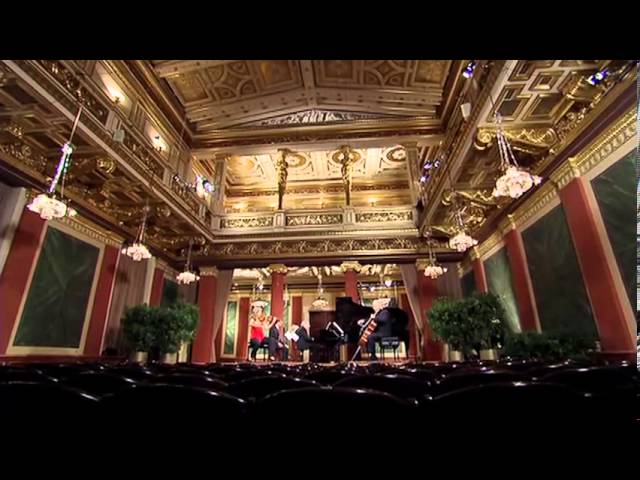 Anne Sophie Mutter- Mendelssohn Piano Trio no 1 bekijken op YouTube Anne Sophie Mutter- Mendelssohn Piano Trio no 1 bekijken op YouTube